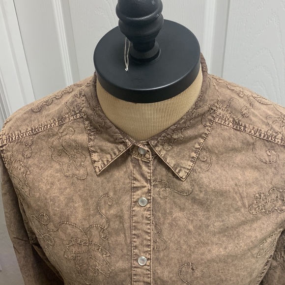 Vintage top 100% cotton women’s size medium western/ boho long sleeve button up - Picture 4 of 16